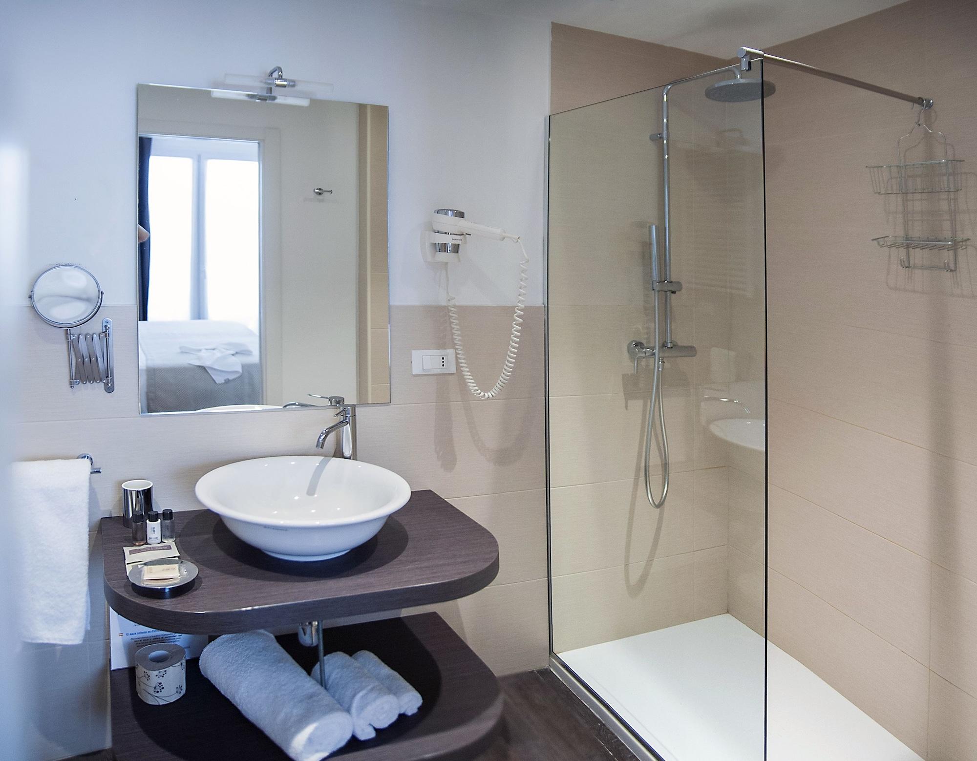 Hotel Studio Inn Centrale & Milano Urban Padel Екстериор снимка