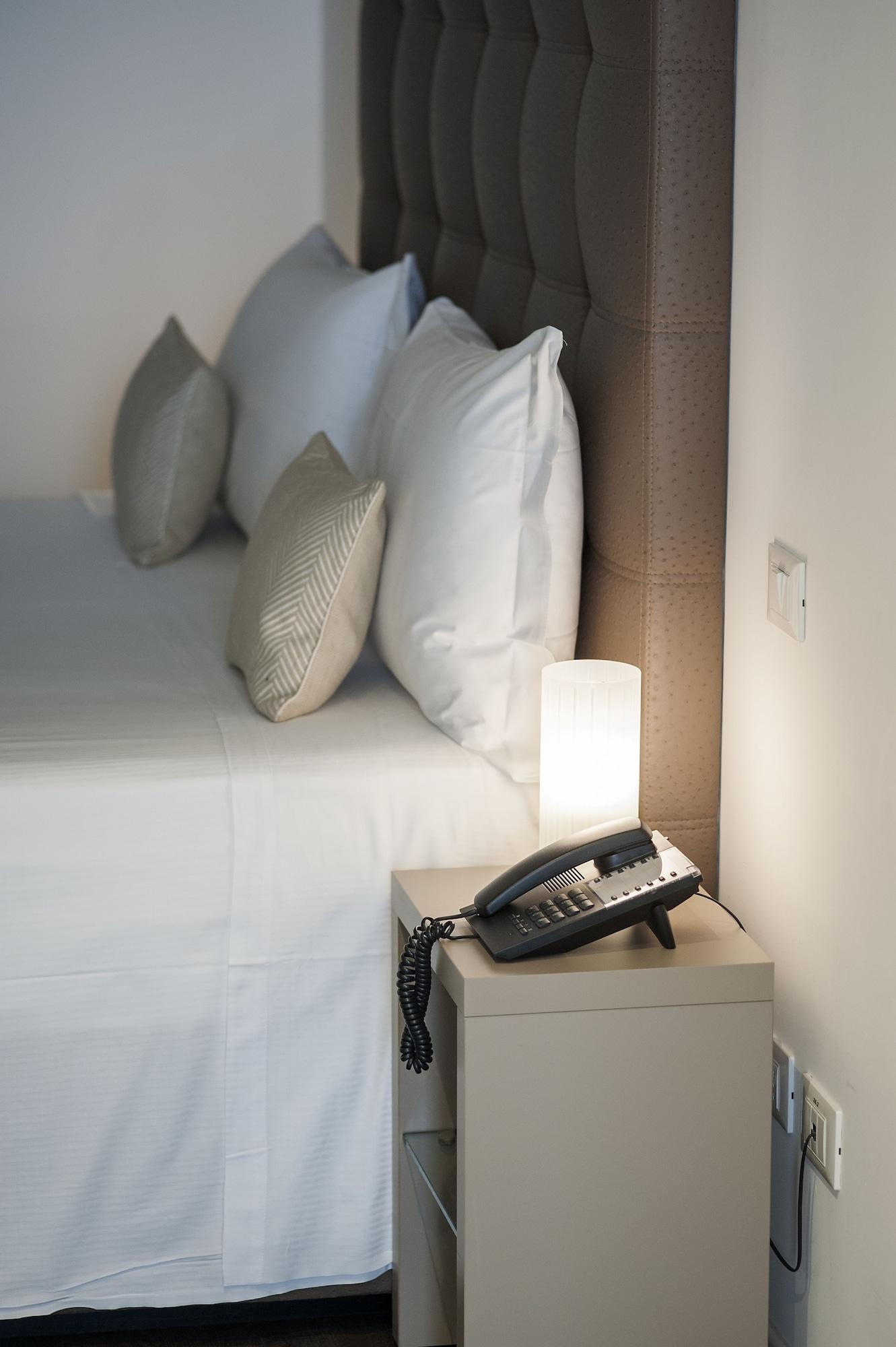 Hotel Studio Inn Centrale & Milano Urban Padel Екстериор снимка