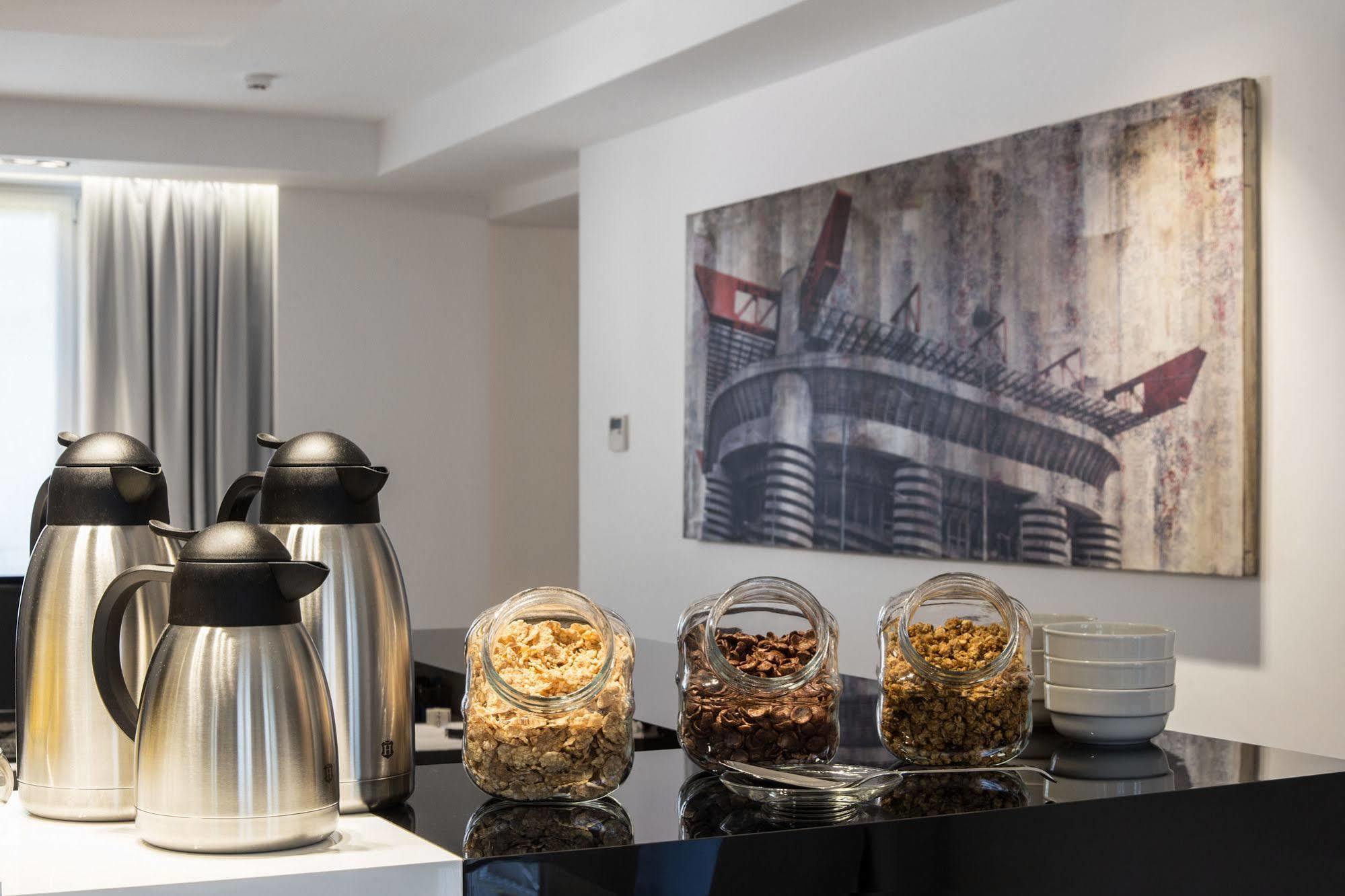 Hotel Studio Inn Centrale & Milano Urban Padel Екстериор снимка